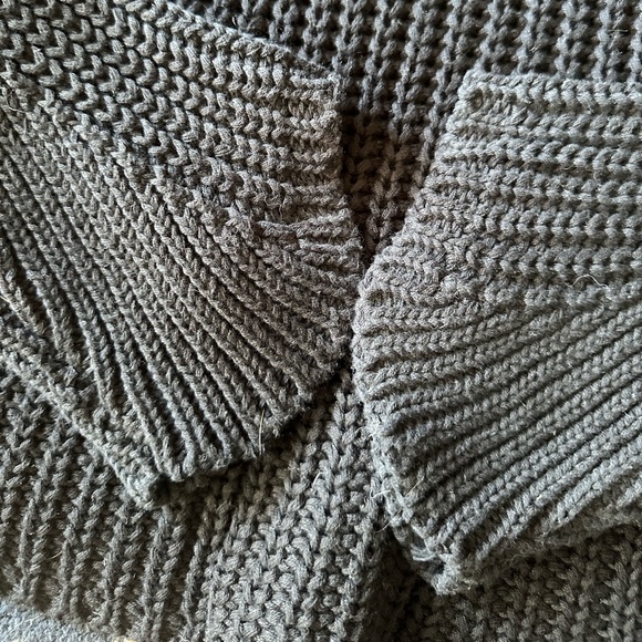 Vagabond off the shoulder black sweater size small - Picture 5 of 6